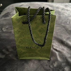 GUCCI Chain. Very Colorful very Sassy.